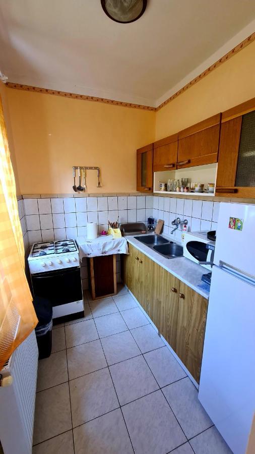 Veronika Guesthouse Dravatamasi Luaran gambar