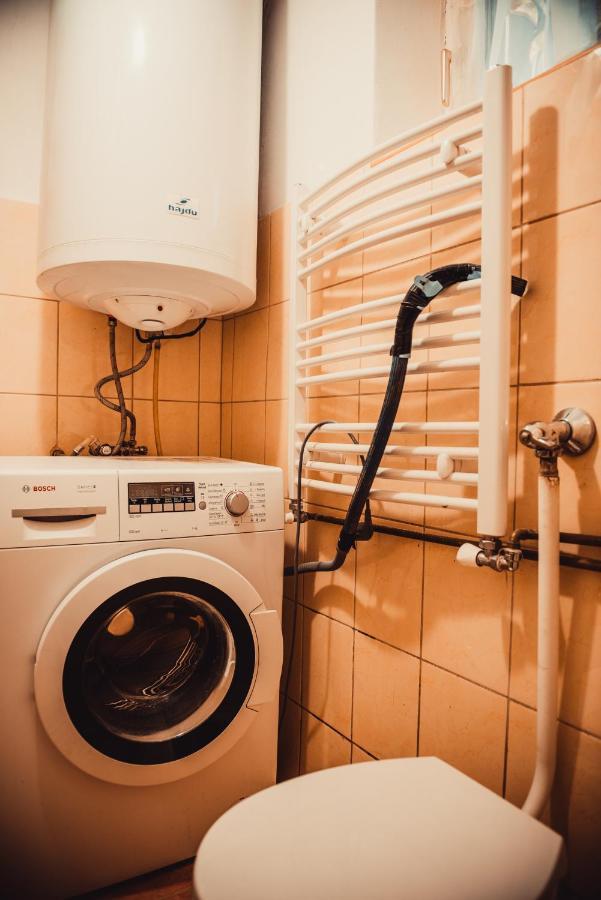 Veronika Guesthouse Dravatamasi Luaran gambar