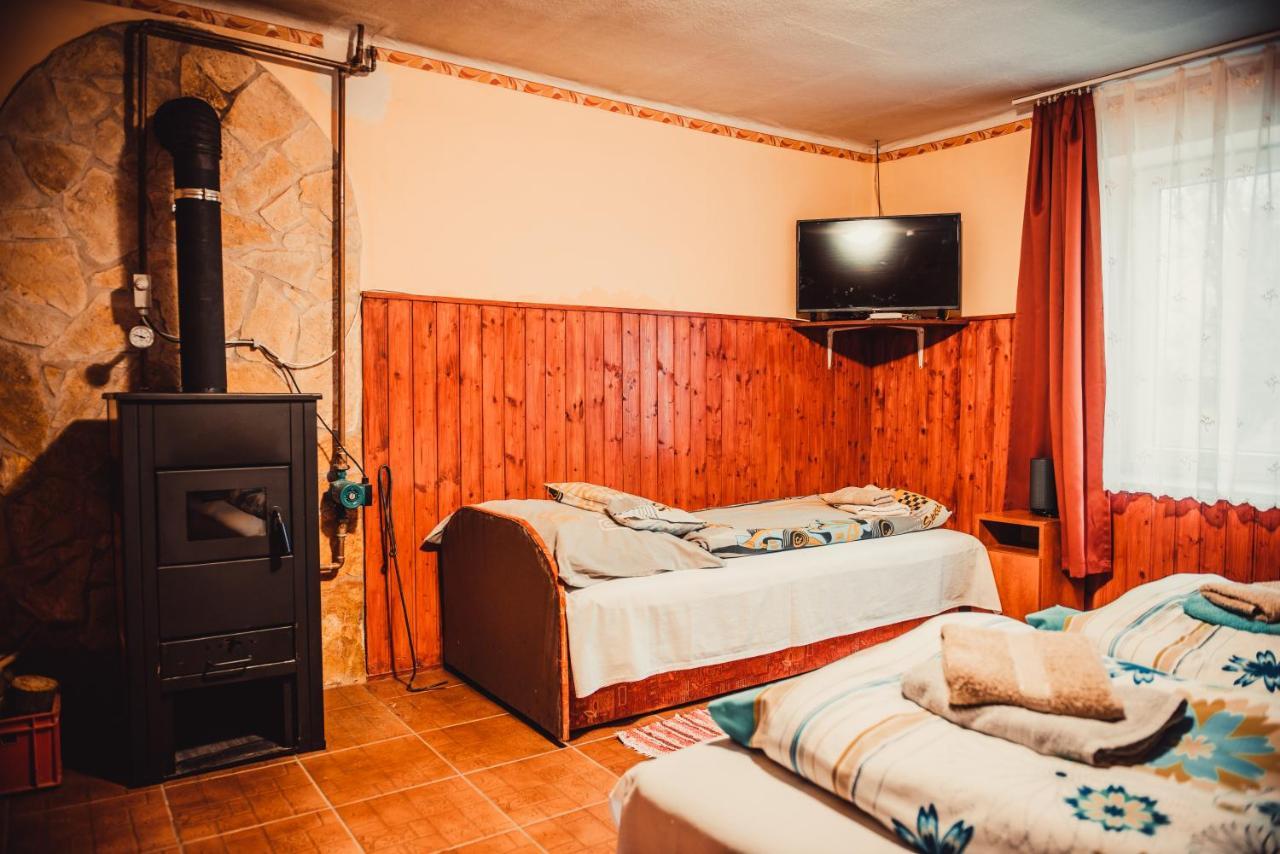 Veronika Guesthouse Dravatamasi Luaran gambar